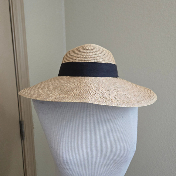 Helen Kaminski Raffia Hat with Black Ribbon wide rim 5" - Picture 3 of 5